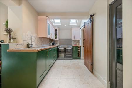 4 bedroom End of terrace house for sale in Worcester Crescent, Stamford, PE9