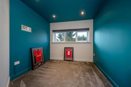 4 bedroom End of terrace house for sale in Worcester Crescent, Stamford, PE9