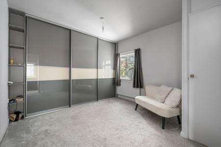 4 bedroom End of terrace house for sale in Worcester Crescent, Stamford, PE9