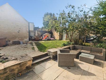 3 bedroom Cottage to let in School Road, Barnack, PE9