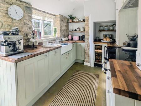 3 bedroom Cottage to let in School Road, Barnack, PE9