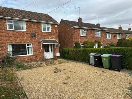 3 bedroom Semi-detached house to let in Willoughby Road, Stamford, PE9