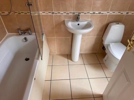 3 bedroom Semi-detached house to let in Willoughby Road, Stamford, PE9