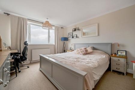 3 bedroom Semi-detached house for sale in Airedale Road, Stamford, PE9
