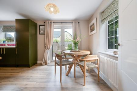 3 bedroom Semi-detached house for sale in Sovereign Way, Stamford, PE9