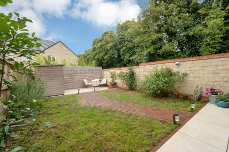 3 bedroom Semi-detached house for sale in Sovereign Way, Stamford, PE9