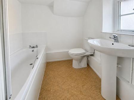 2 bedroom Flat to let in Ironmonger Street, Stamford, PE9