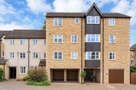 Lambert Mews, Stamford, PE9