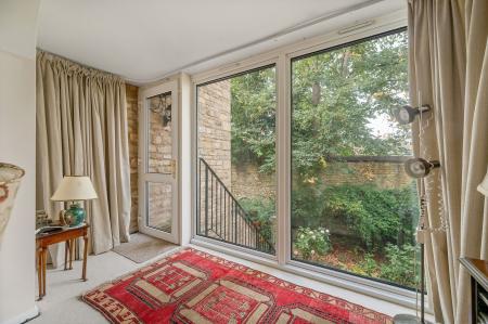 4 bedroom Town house for sale in Lambert Mews, Stamford, PE9