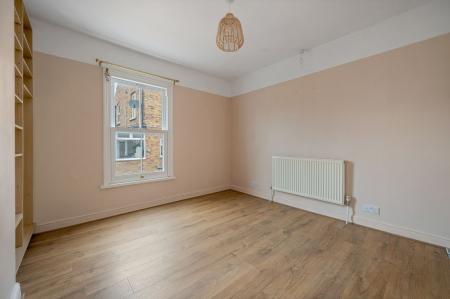 2 bedroom Semi-detached house to let in Radcliffe Road, Stamford, PE9