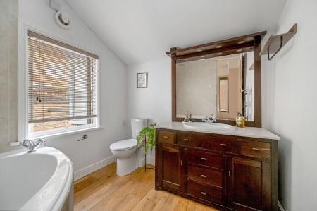 2 bedroom Semi-detached house to let in Radcliffe Road, Stamford, PE9