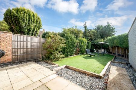 3 bedroom Semi-detached house for sale in Sutherland Way, Stamford, PE9