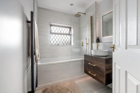 3 bedroom Semi-detached house for sale in Sutherland Way, Stamford, PE9