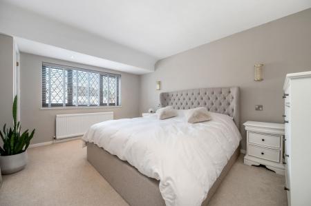 3 bedroom Semi-detached house for sale in Sutherland Way, Stamford, PE9