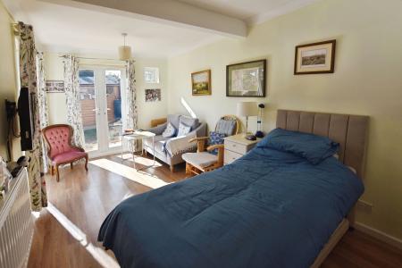 2 bedroom Semi-detached bungalow for sale in Emmanuel Road, Stamford, PE9