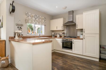 4 bedroom Detached house for sale in Oak Lane, Kings Cliffe, PE8
