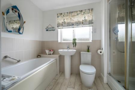 4 bedroom Detached house for sale in Oak Lane, Kings Cliffe, PE8