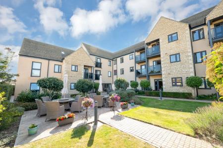 2 bedroom Flat for sale in Stukeley Court, Stamford, PE9