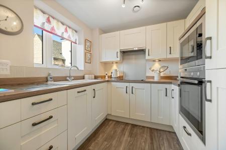 2 bedroom Flat for sale in Stukeley Court, Stamford, PE9