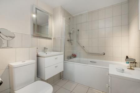 2 bedroom Flat for sale in Stukeley Court, Stamford, PE9
