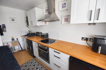 1 bedroom Flat to let in Phillips Court, Stamford, PE9