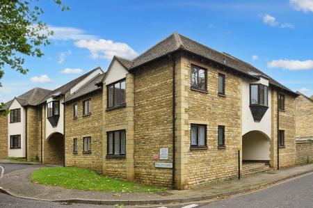 1 bedroom Flat to let in Phillips Court, Stamford, PE9
