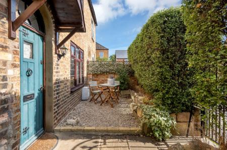 3 bedroom Semi-detached house for sale in Vine Cottage, Stamford