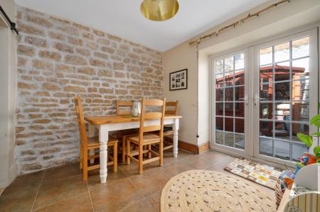 3 bedroom Semi-detached house for sale in Vine Cottage, Stamford