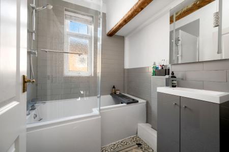 3 bedroom Semi-detached house for sale in Vine Cottage, Stamford