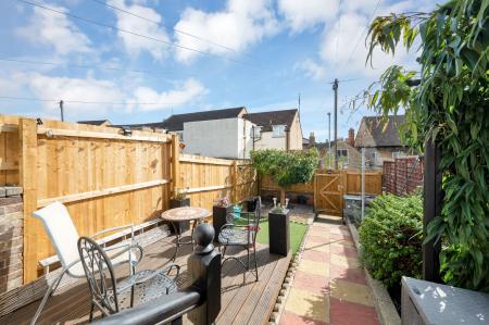 2 bedroom Terraced House for sale in East Street, Stamford, PE9