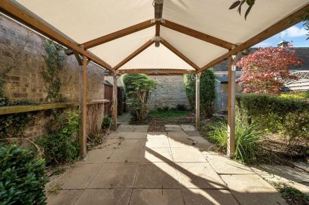 3 bedroom Semi-detached house for sale in Lindsey Road, Uffington, PE9