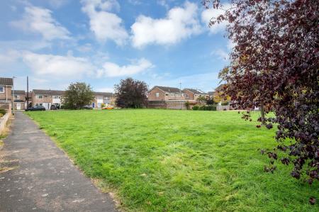 3 bedroom Semi-detached house for sale in Melrose Close, Stamford, PE9