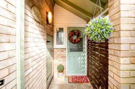 3 bedroom Semi-detached house for sale in Melrose Close, Stamford, PE9