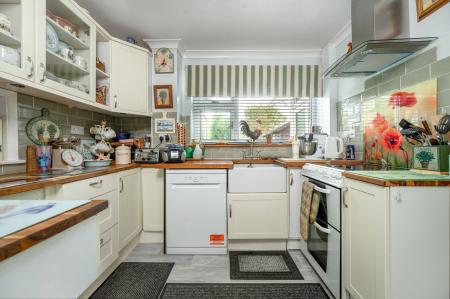 3 bedroom Semi-detached house for sale in Melrose Close, Stamford, PE9