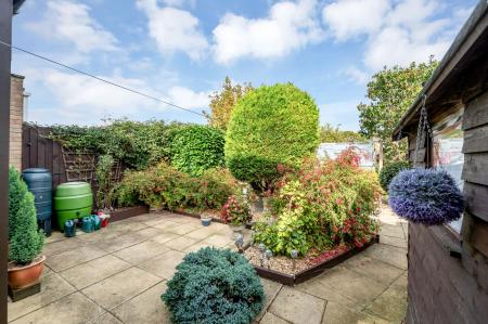 3 bedroom Semi-detached house for sale in Melrose Close, Stamford, PE9