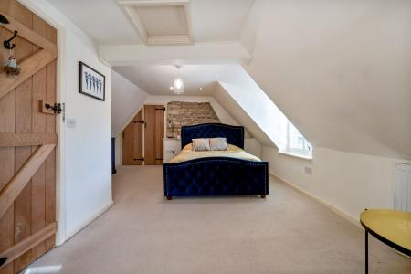 3 bedroom Cottage for sale in The Square, Barnack, PE9