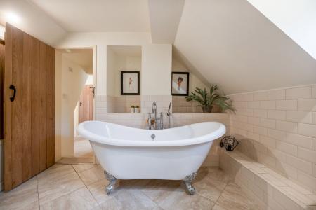 3 bedroom Cottage for sale in The Square, Barnack, PE9