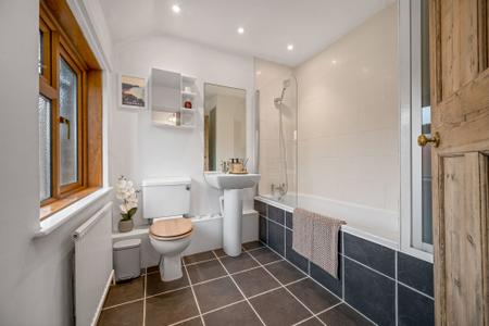 2 bedroom House for sale in Ryhall Road, Stamford, PE9