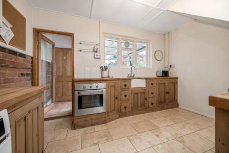 2 bedroom House for sale in Ryhall Road, Stamford, PE9