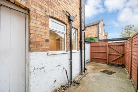2 bedroom Terraced House for sale in Queen Street, Stamford, PE9