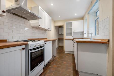 2 bedroom Terraced House for sale in Queen Street, Stamford, PE9