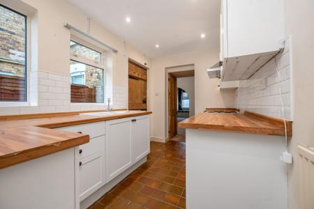 2 bedroom Terraced House for sale in Queen Street, Stamford, PE9