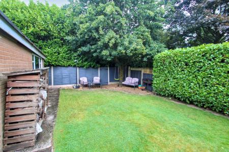 4 bedroom Detached house for sale in Field Close, Blythe Bridge, Stoke-on-Trent, ST11