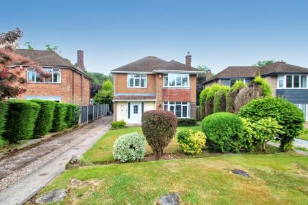 4 bedroom Detached house for sale in Field Close, Blythe Bridge, Stoke-on-Trent, ST11