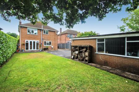 4 bedroom Detached house for sale in Field Close, Blythe Bridge, Stoke-on-Trent, ST11