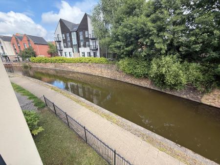 2 bedroom Flat for sale in Ivory Close, Hanley, Stoke-on-Trent, ST1