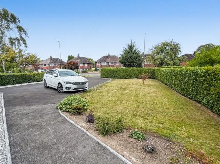 4 bedroom Semi-detached house for sale in Keele Road, Newcastle-under-Lyme, ST5