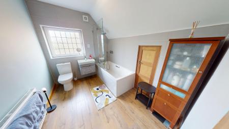 4 bedroom Semi-detached house for sale in Keele Road, Newcastle-under-Lyme, ST5
