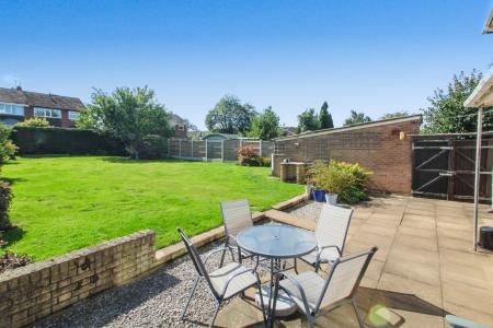 4 bedroom Semi-detached house for sale in Keele Road, Newcastle-under-Lyme, ST5