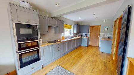 4 bedroom Semi-detached house for sale in Keele Road, Newcastle-under-Lyme, ST5